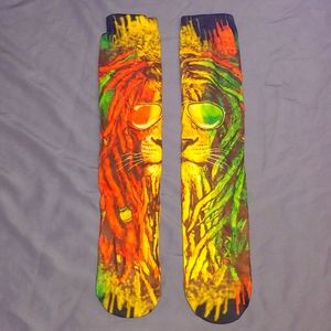 NWOT * RASTA LION MID-CALF SOCKS * 1 PAIR * DESIGN ON BOTH SIDES